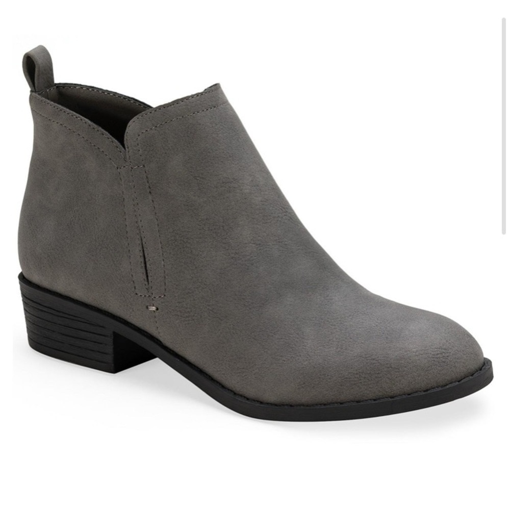 Sun + Stone Cadee Ankle Booties